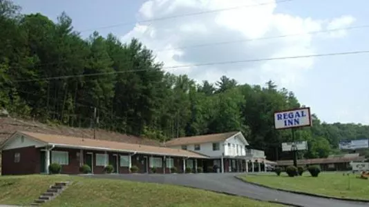 Отель Regal Inn Clayton