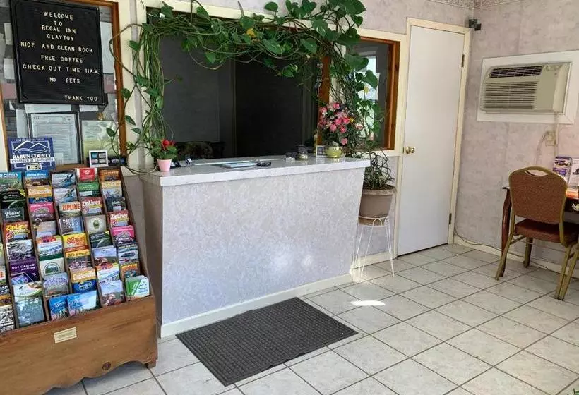 Отель Regal Inn Clayton