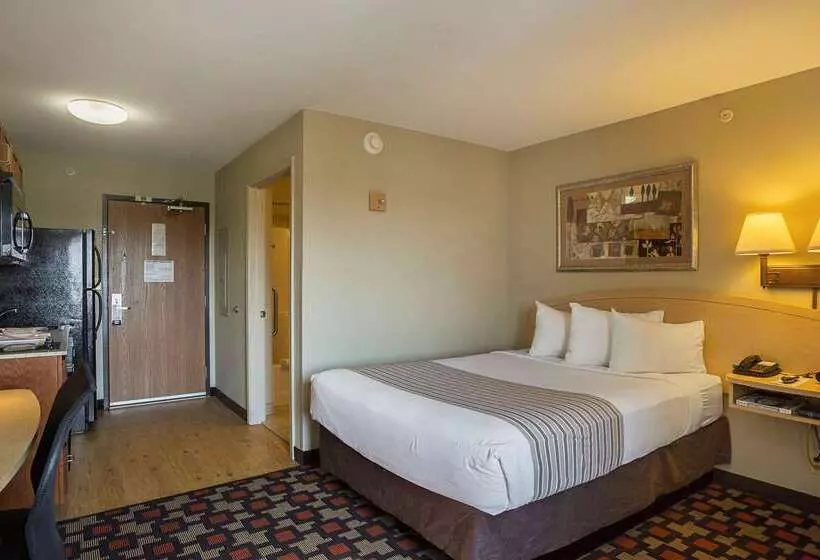 호텔 Suburban Studios Clarksvillelouisville North