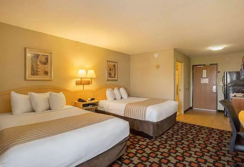 호텔 Suburban Studios Clarksvillelouisville North