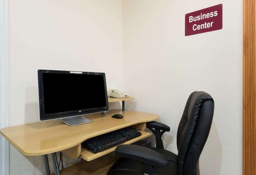 فندق Super 8 By Wyndham Salina