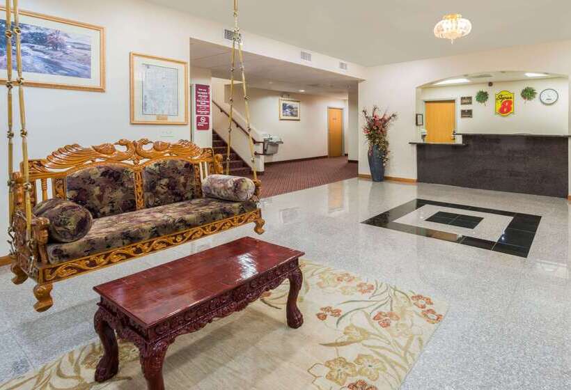 فندق Super 8 By Wyndham Salina