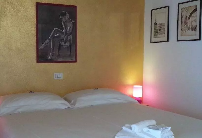 تختخواب و صبحانه Il Girasole High Quality Inn