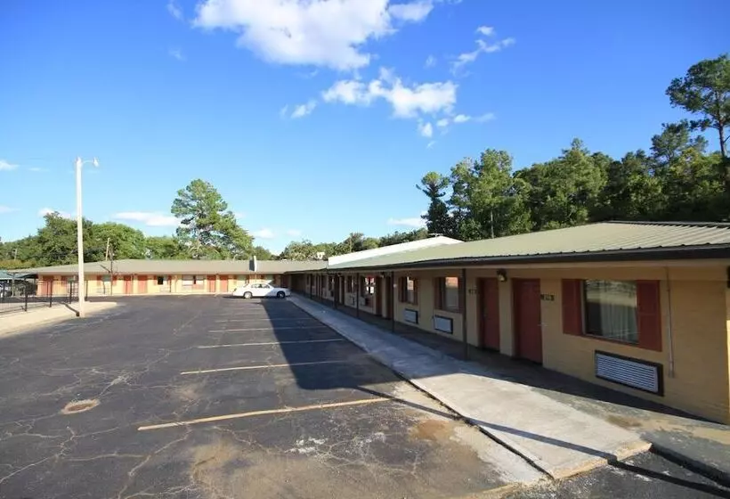 Holiday Terrace Motel