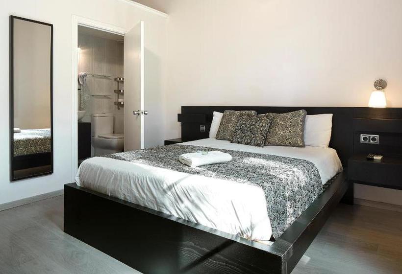 مسافرخانه Brustar Gotic Centric