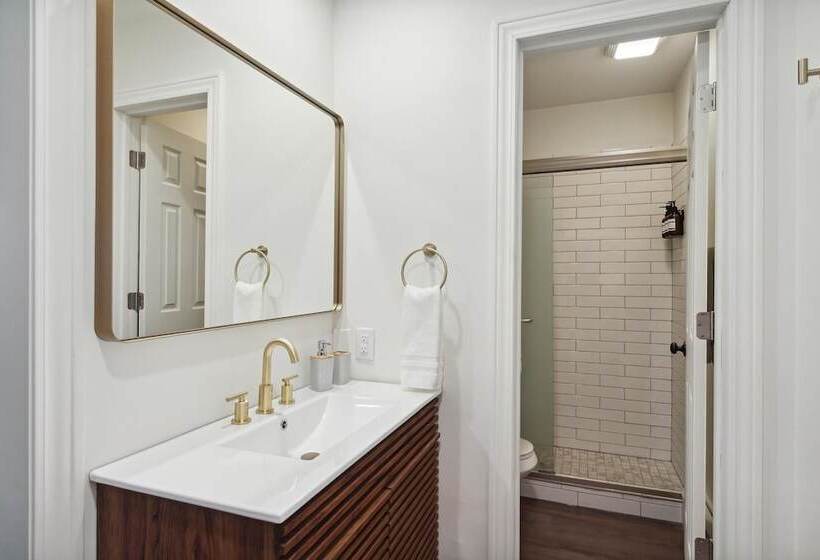 酒店 Bay Inn Of Petoskey