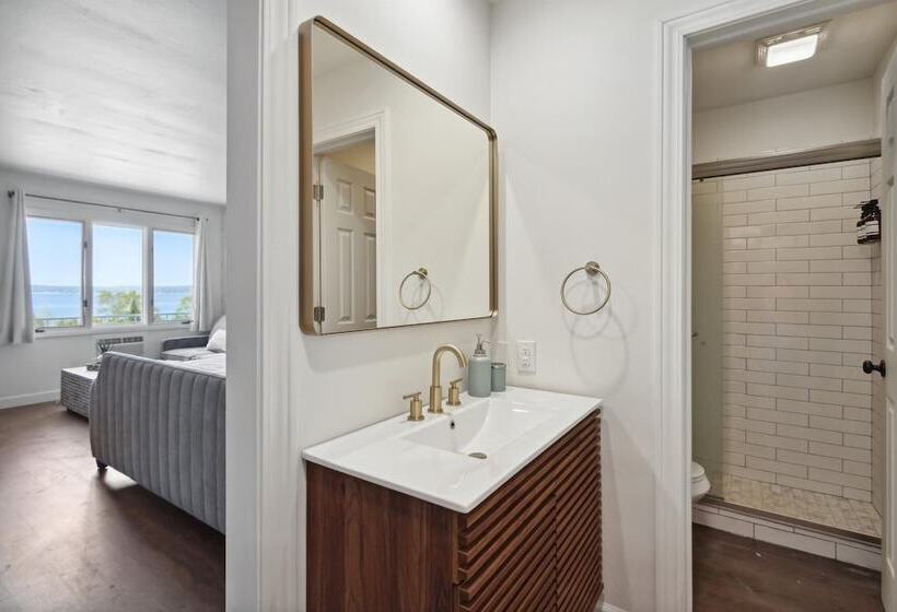 酒店 Bay Inn Of Petoskey