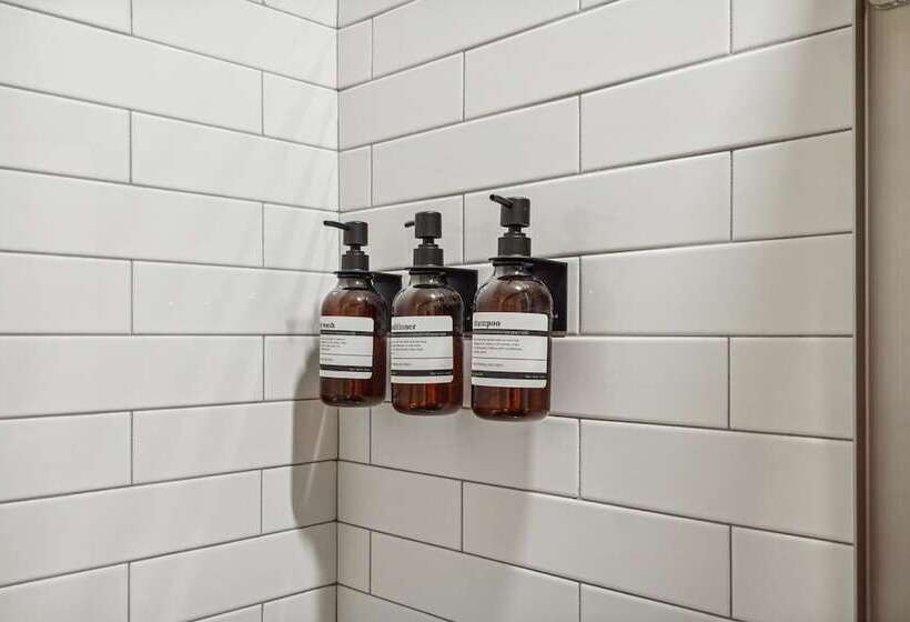 酒店 Bay Inn Of Petoskey