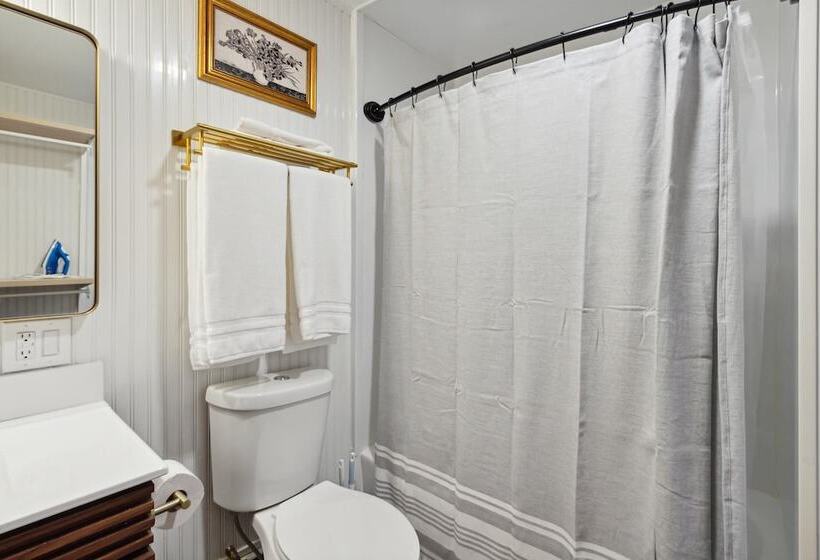 酒店 Bay Inn Of Petoskey