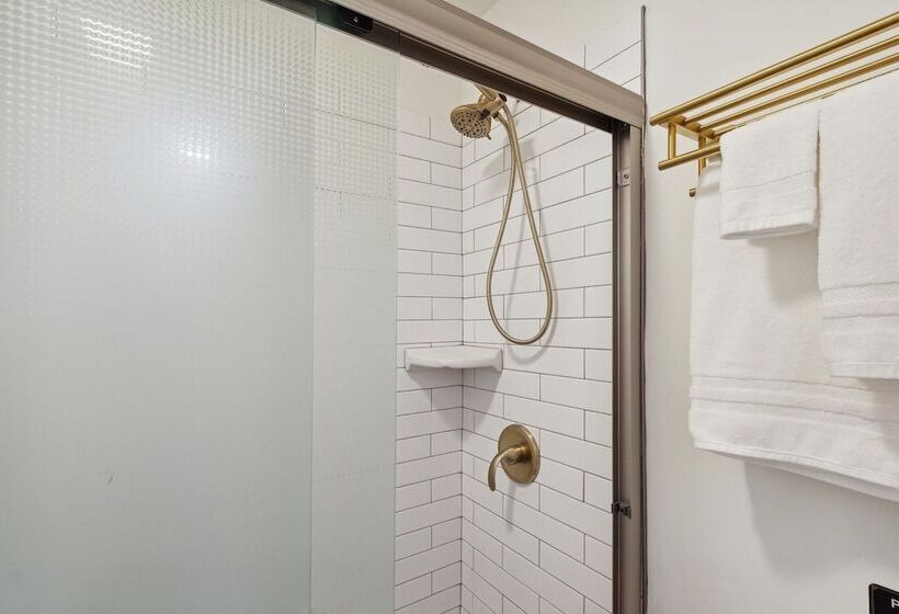 酒店 Bay Inn Of Petoskey