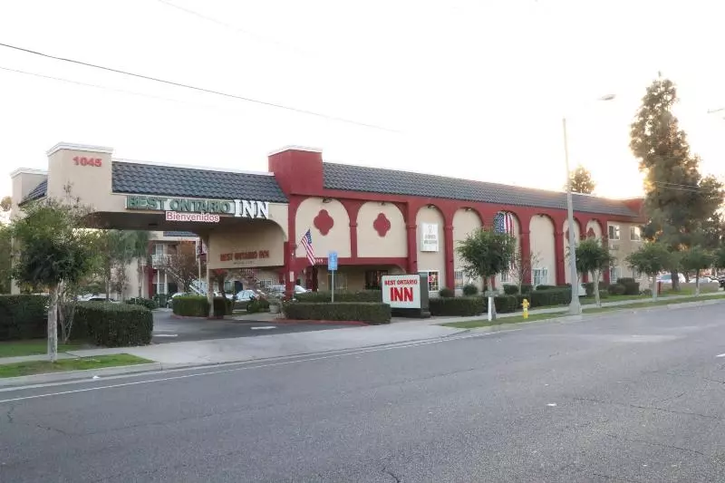 酒店 Best Ontario Inn