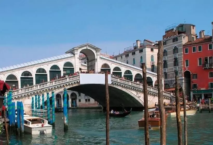 هتل Cà Rialto
