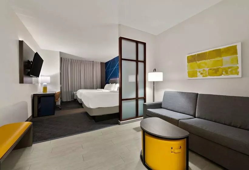 호텔 Comfort Suites