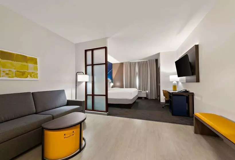 호텔 Comfort Suites