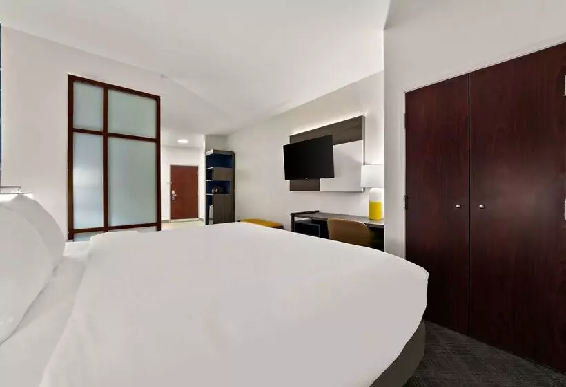 호텔 Comfort Suites