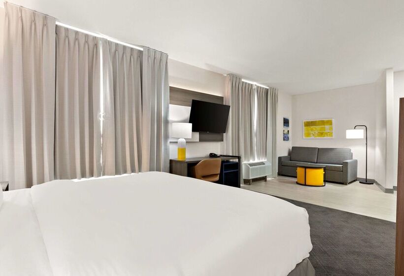 فندق Comfort Suites