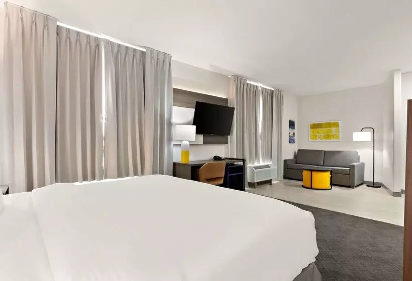 호텔 Comfort Suites