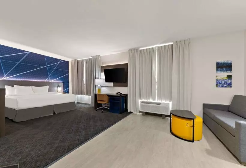 호텔 Comfort Suites