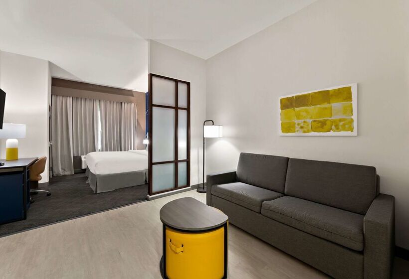 فندق Comfort Suites