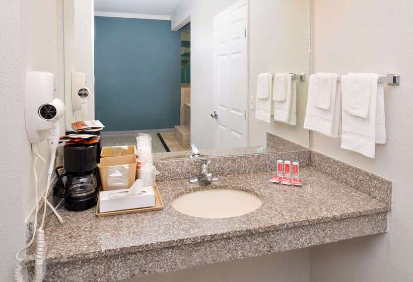 Szálloda Econo Lodge Inn & Suites Port Arthur Near Sabine Pass