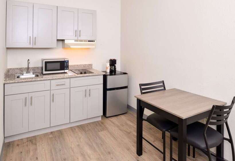 Szálloda Econo Lodge Inn & Suites Port Arthur Near Sabine Pass