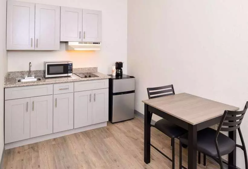 Otel Econo Lodge Inn & Suites Port Arthur Near Sabine Pass