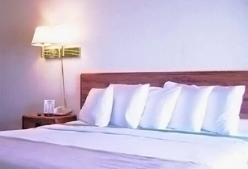 Отель Economy Inn Chillicothe