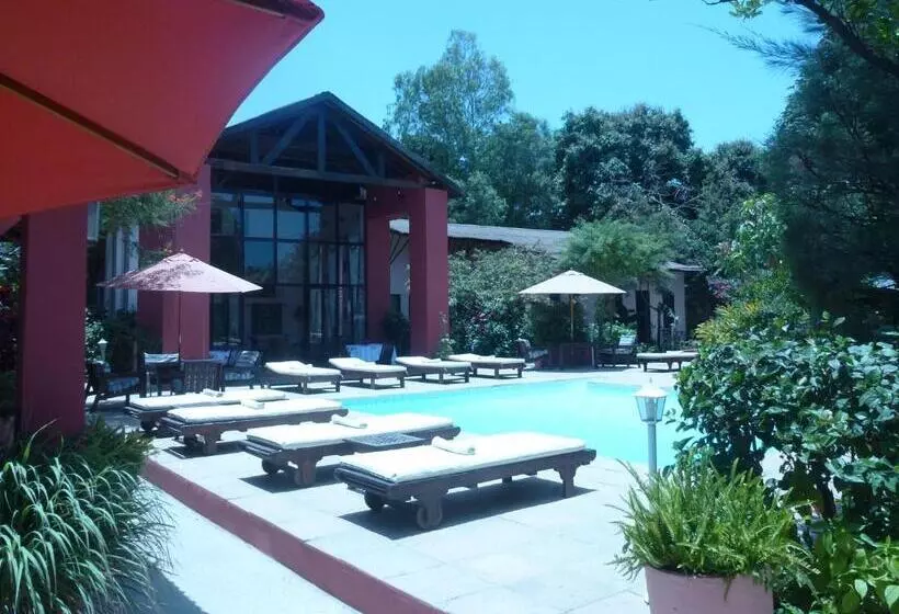 هتل Hibiscus House Gambia