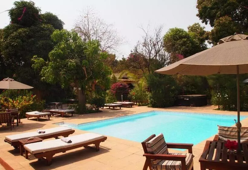 هتل Hibiscus House Gambia