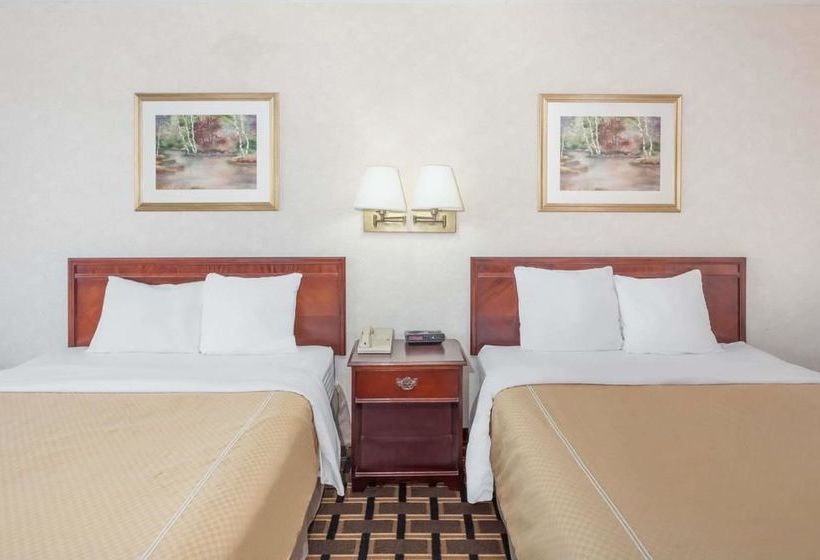 Отель Knights Inn Greeneville