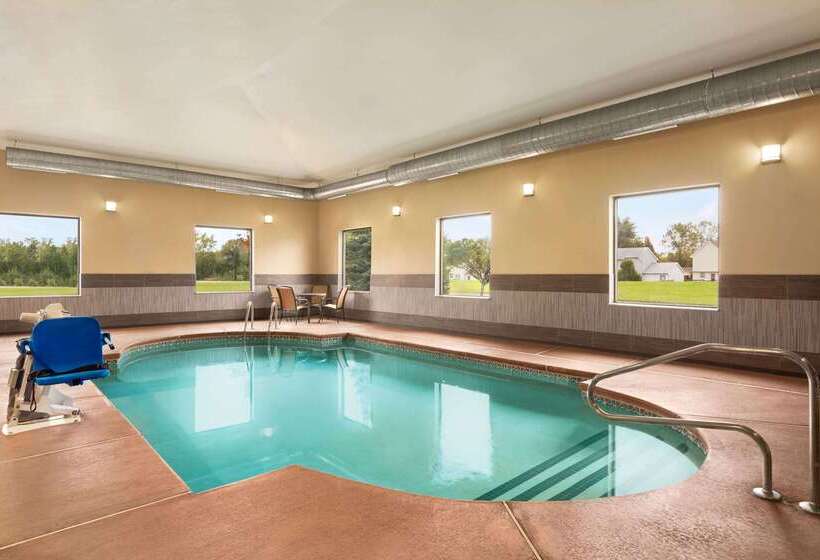 בית מלון כפרי La Quinta By Wyndham Lackawanna