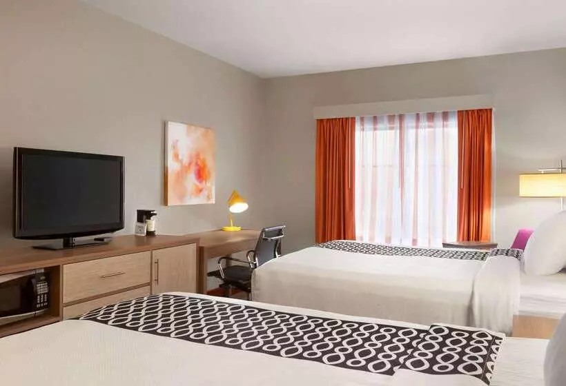 Отель La Quinta By Wyndham Lackawanna