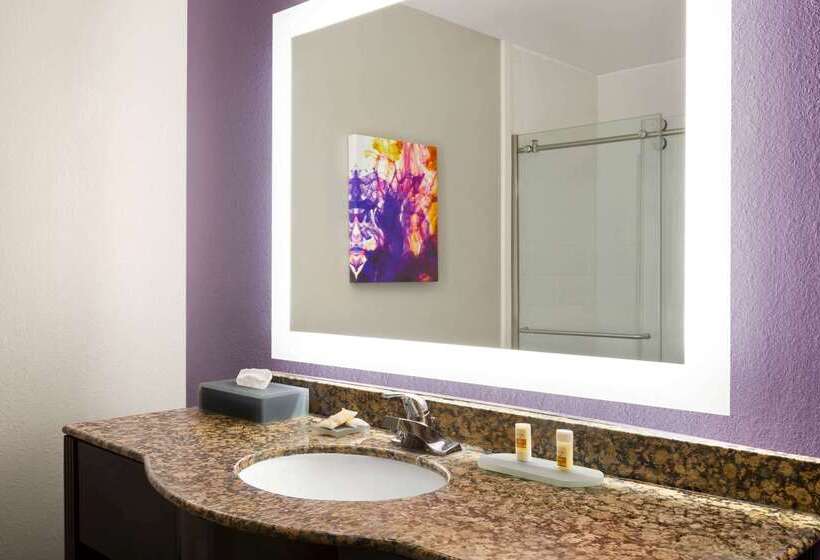 בית מלון כפרי La Quinta By Wyndham Lackawanna