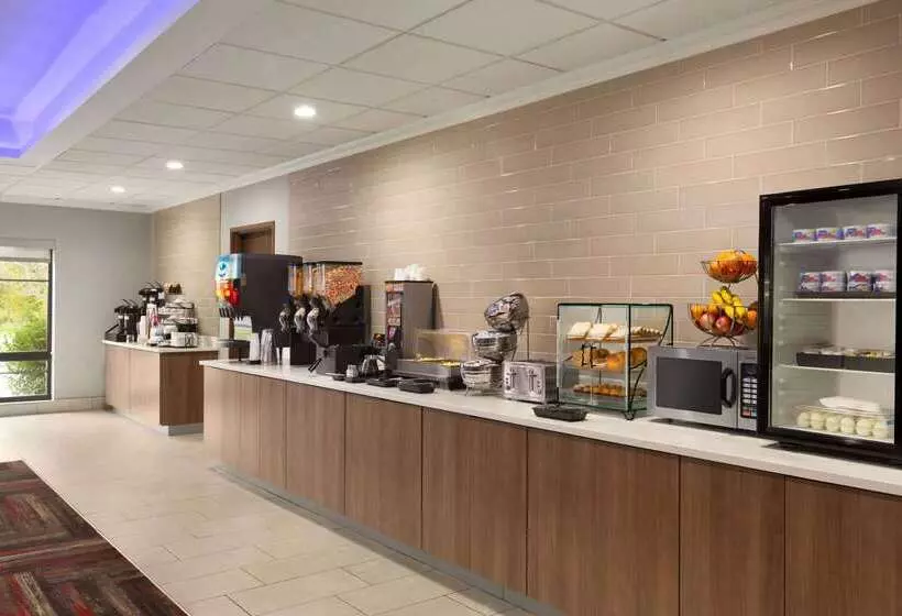 酒店 La Quinta By Wyndham Lackawanna