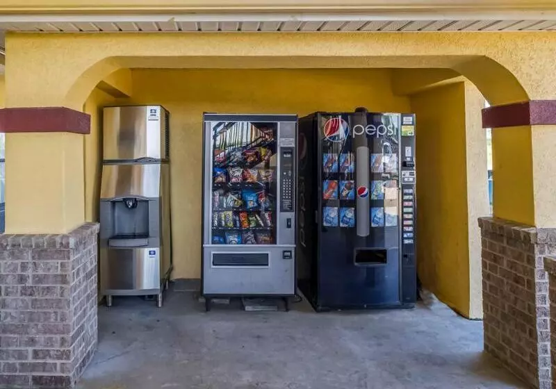 هتل Red Roof Inn Port Allen