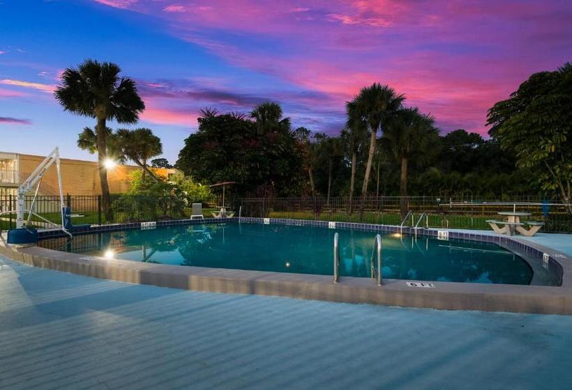 호텔 Red Roof Inn Vero Beach   I 95