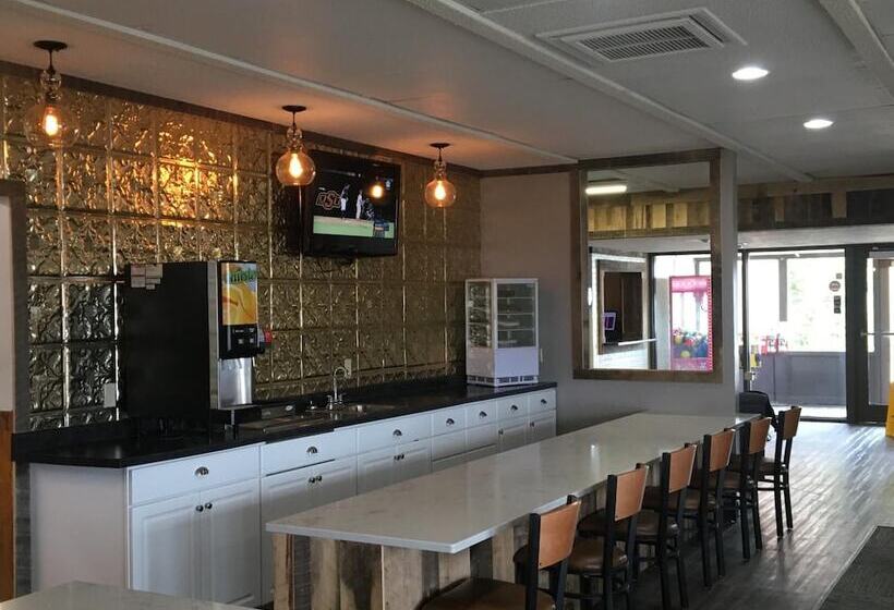 בית מלון כפרי Sunlac Inn Lakota