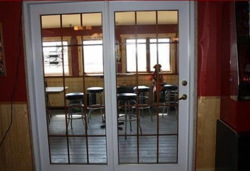 בית מלון כפרי Sunlac Inn Lakota