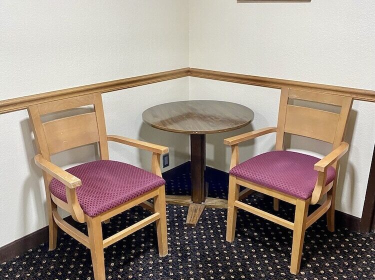 Hotel Super 8 By Wyndham Ogallala