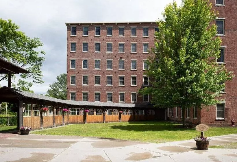 Отель The Common Man Inn & Restaurant