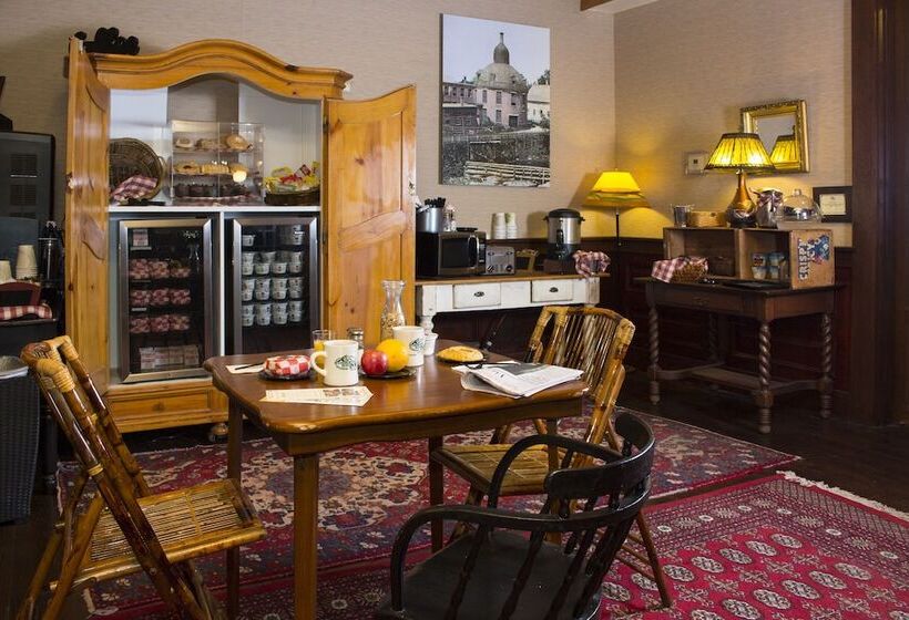 فندق The Common Man Inn & Restaurant