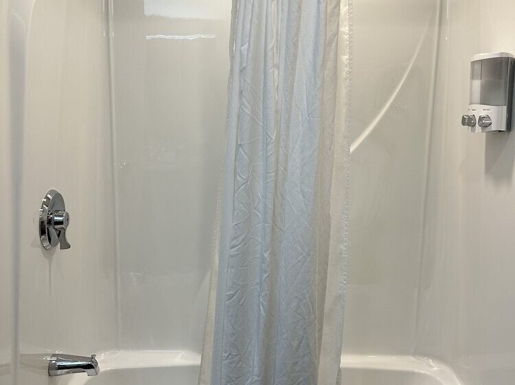 فندق The Common Man Inn & Restaurant