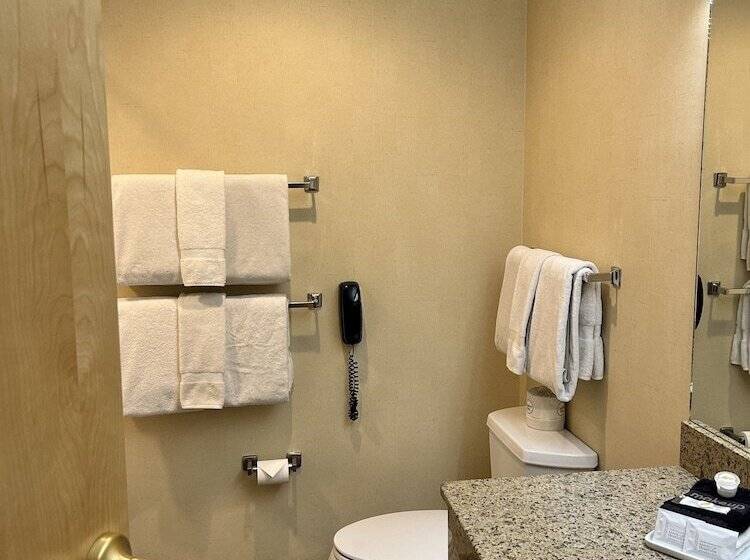 فندق The Common Man Inn & Restaurant