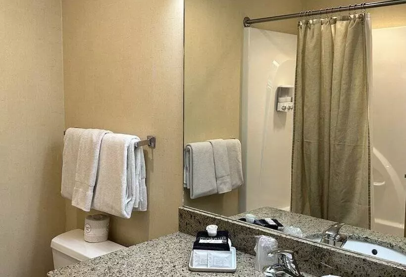 Отель The Common Man Inn & Restaurant