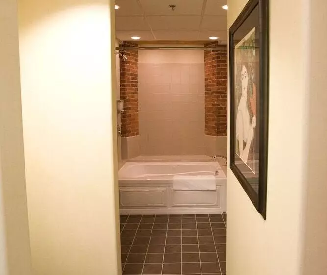 Отель The Common Man Inn & Restaurant