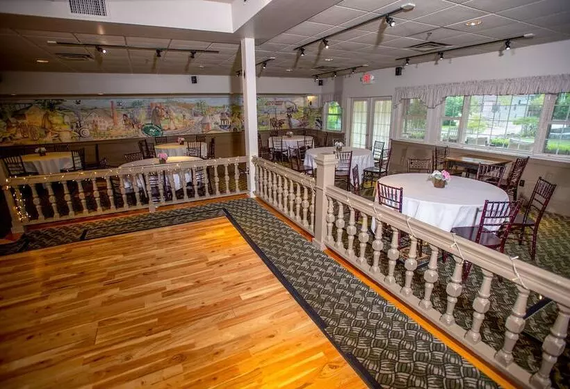 酒店 The Common Man Inn & Spa