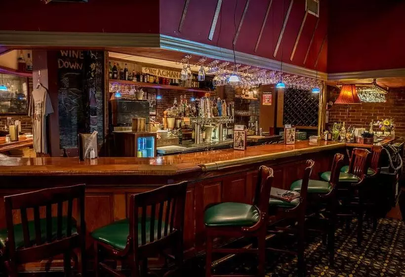 酒店 The Common Man Inn & Spa