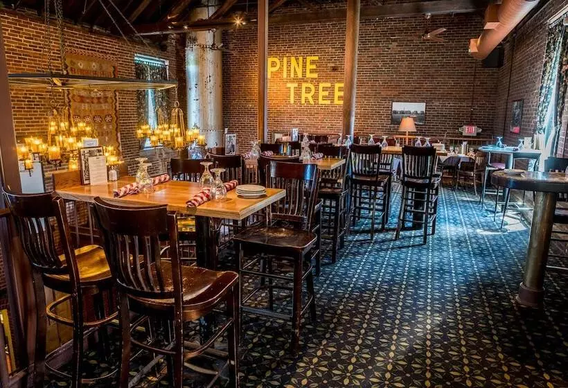 酒店 The Common Man Inn & Spa