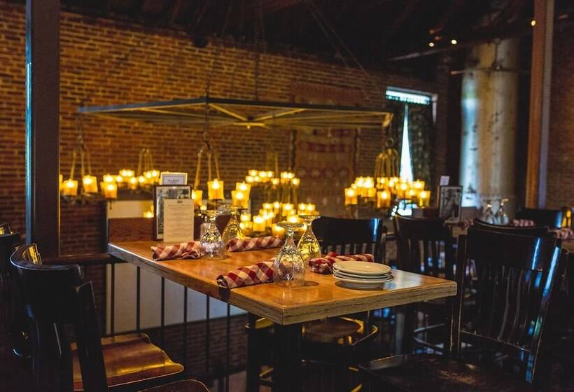 酒店 The Common Man Inn & Spa