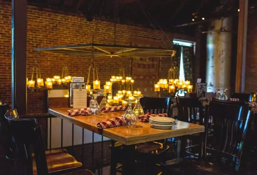 酒店 The Common Man Inn & Spa